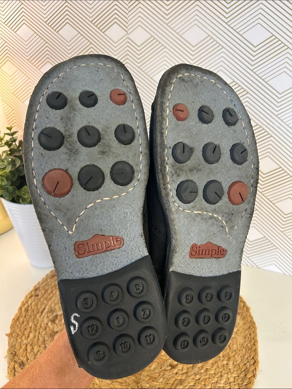 Simple brand clogs-black leather-size 11 - Picture 7 of 9